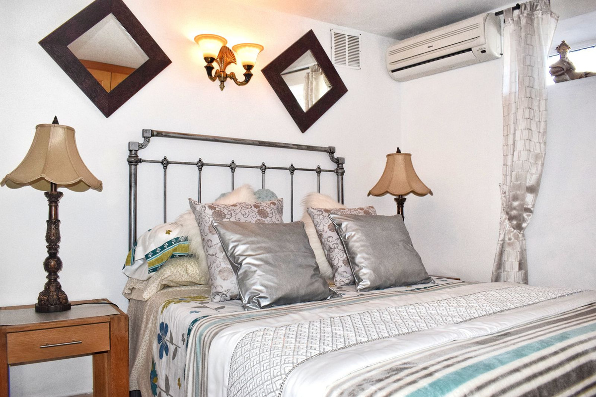 10 Bed Townhouse for sale in Ronda Costa Del Sol, Málaga, Spain