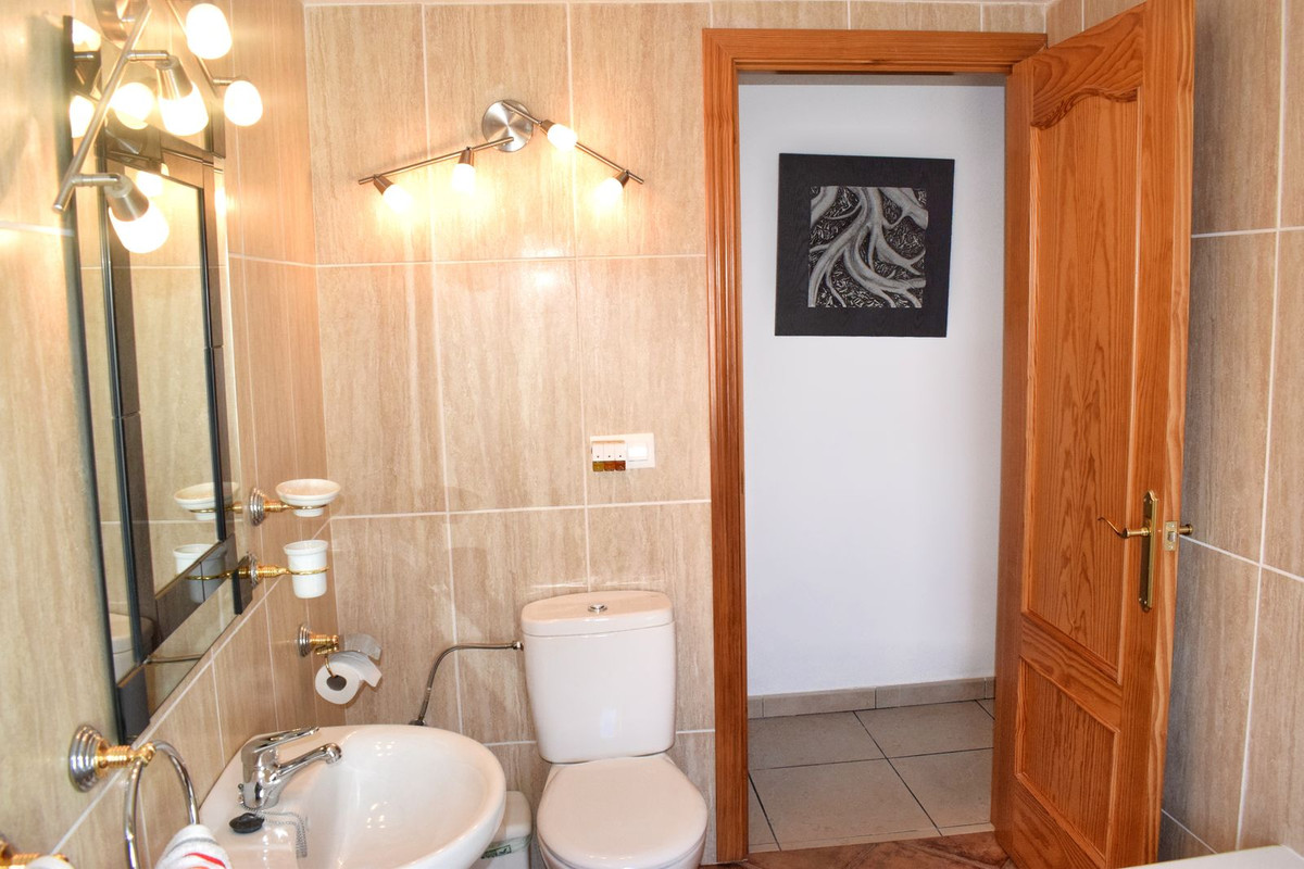 10 Bed Townhouse for sale in Ronda Costa Del Sol, Málaga, Spain