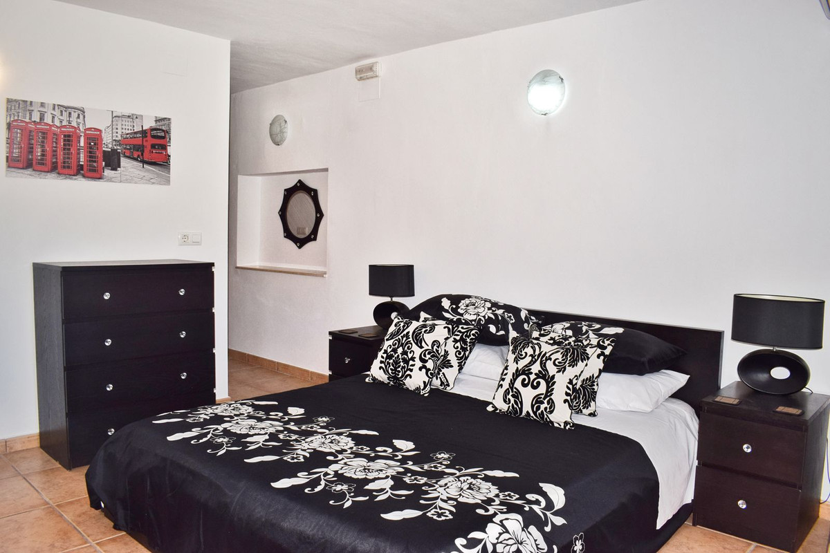 10 Bed Townhouse for sale in Ronda Costa Del Sol, Málaga, Spain