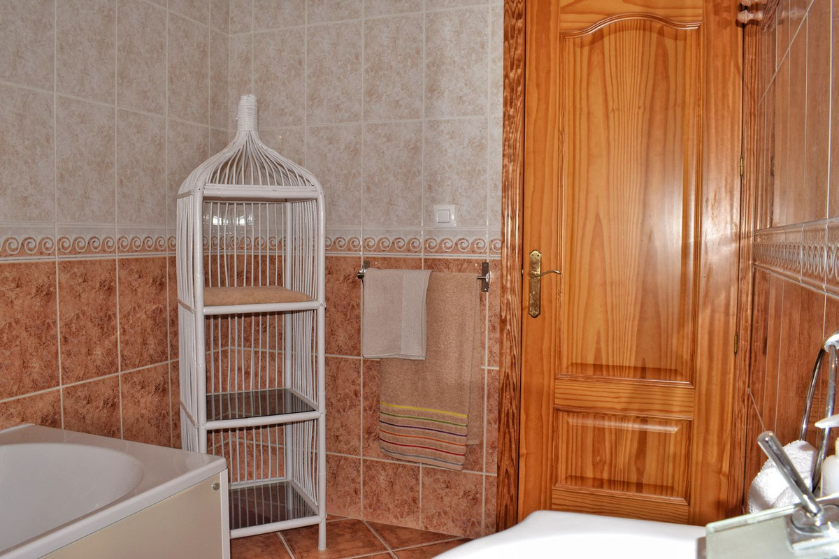 10 Bed Townhouse for sale in Ronda Costa Del Sol, Málaga, Spain