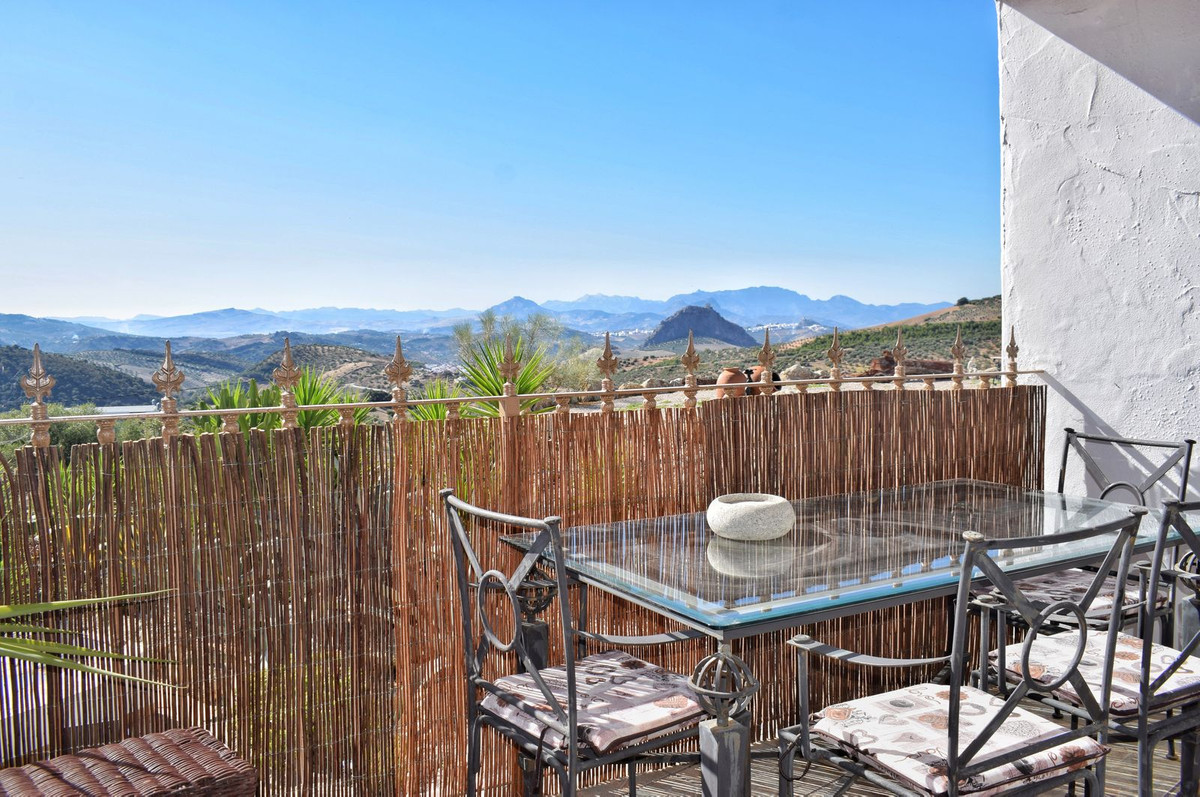 10 Bed Townhouse for sale in Ronda Costa Del Sol, Málaga, Spain