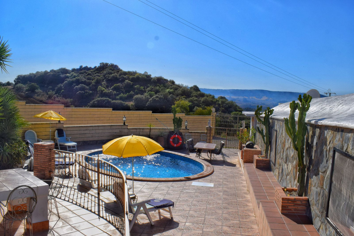 10 Bed Townhouse for sale in Ronda Costa Del Sol, Málaga, Spain