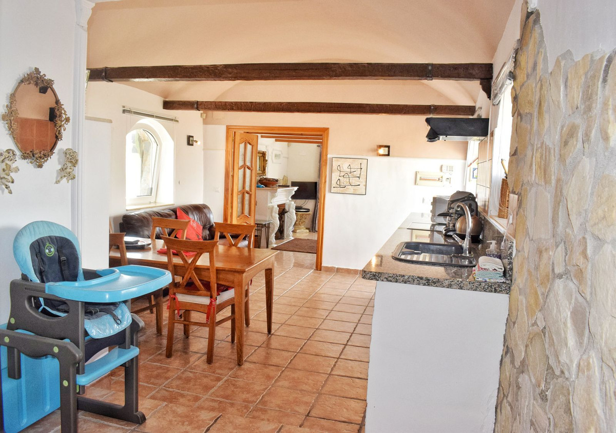 10 Bed Townhouse for sale in Ronda Costa Del Sol, Málaga, Spain