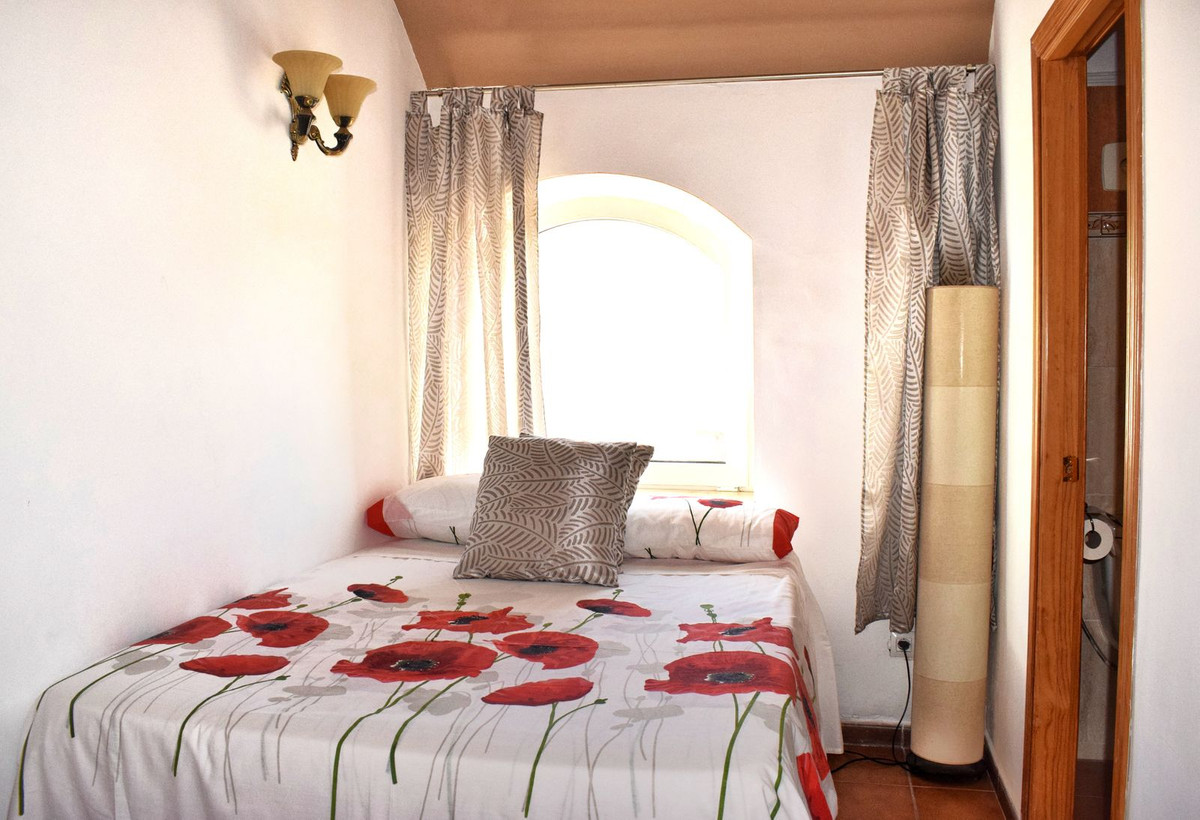 10 Bed Townhouse for sale in Ronda Costa Del Sol, Málaga, Spain