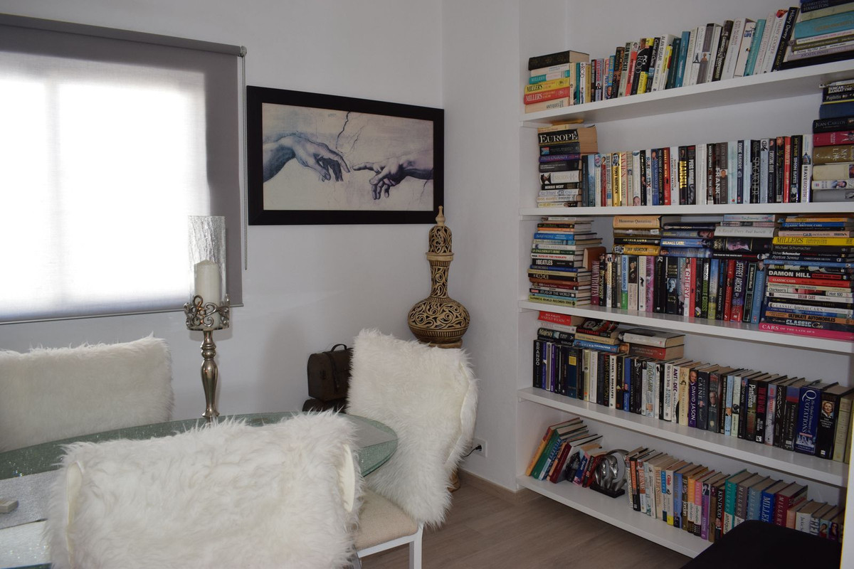 10 Bed Townhouse for sale in Ronda Costa Del Sol, Málaga, Spain
