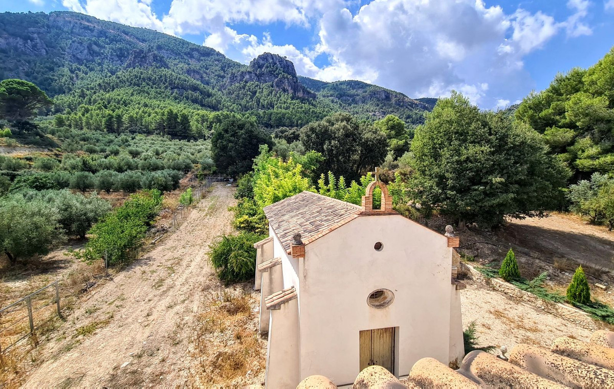 13 Bed Townhouse for sale in Muro De Alcoy Costa Blanca, Alicante, Spain