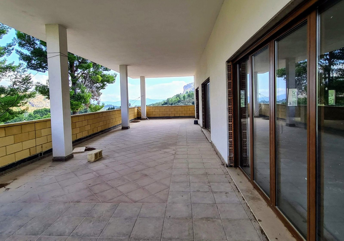 13 Bed Townhouse for sale in Muro De Alcoy Costa Blanca, Alicante, Spain