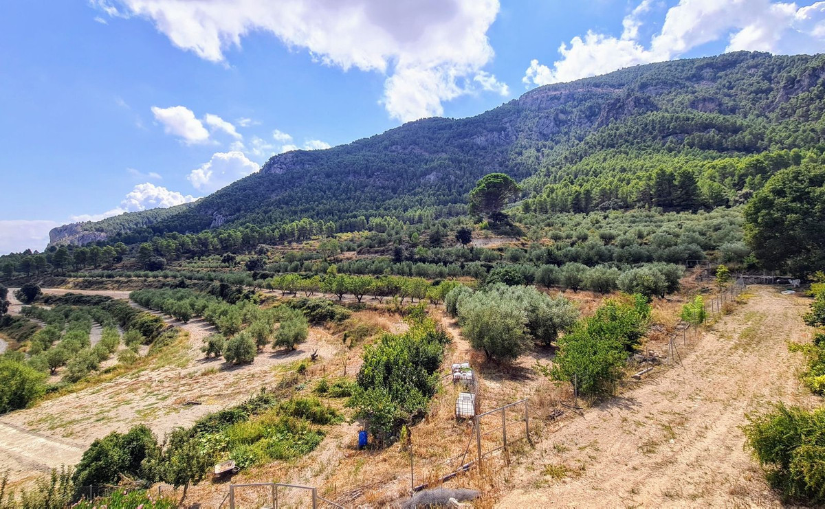 13 Bed Townhouse for sale in Muro De Alcoy Costa Blanca, Alicante, Spain