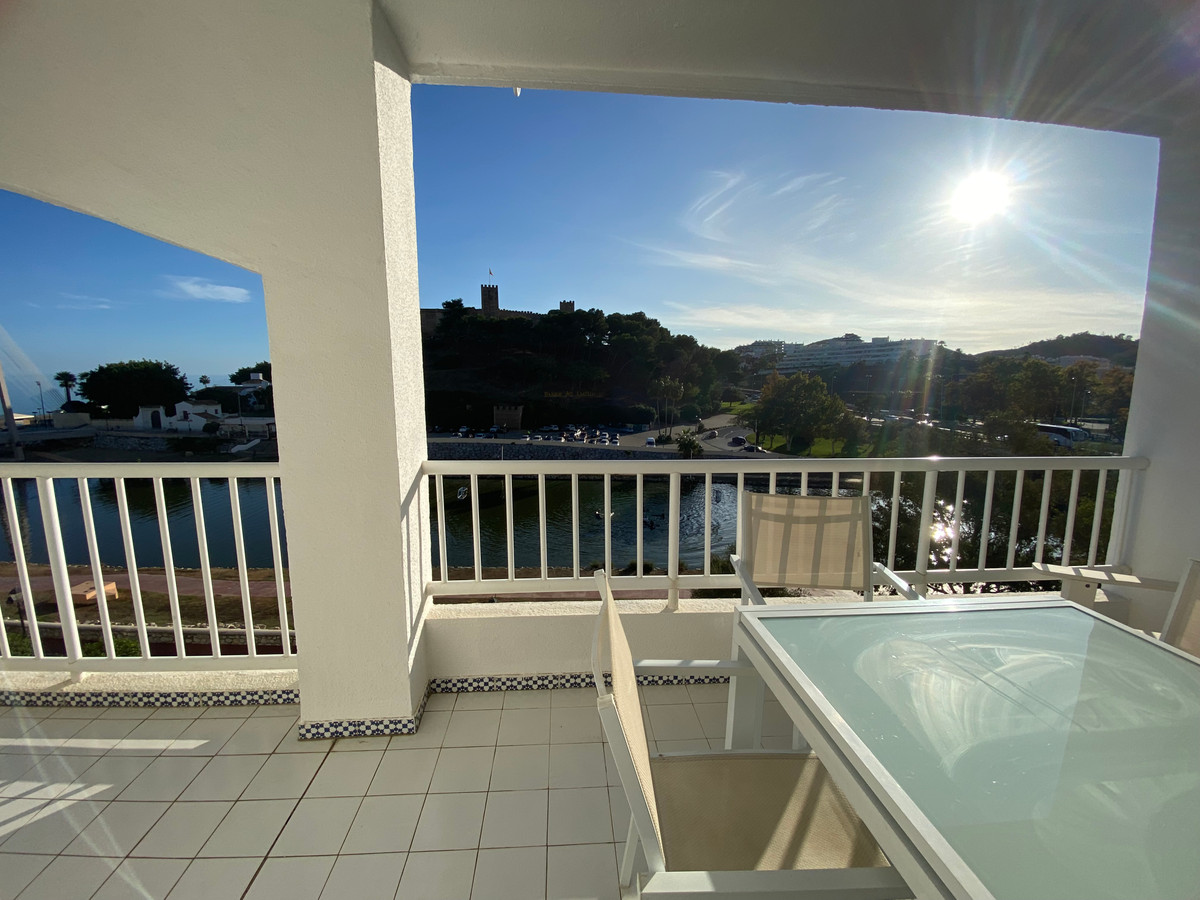 3 Bed Apartment for sale in Fuengirola Costa Del Sol, Málaga, Spain