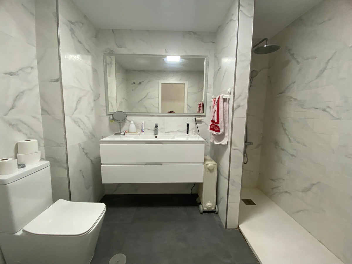 3 Bed Apartment for sale in Fuengirola Costa Del Sol, Málaga, Spain