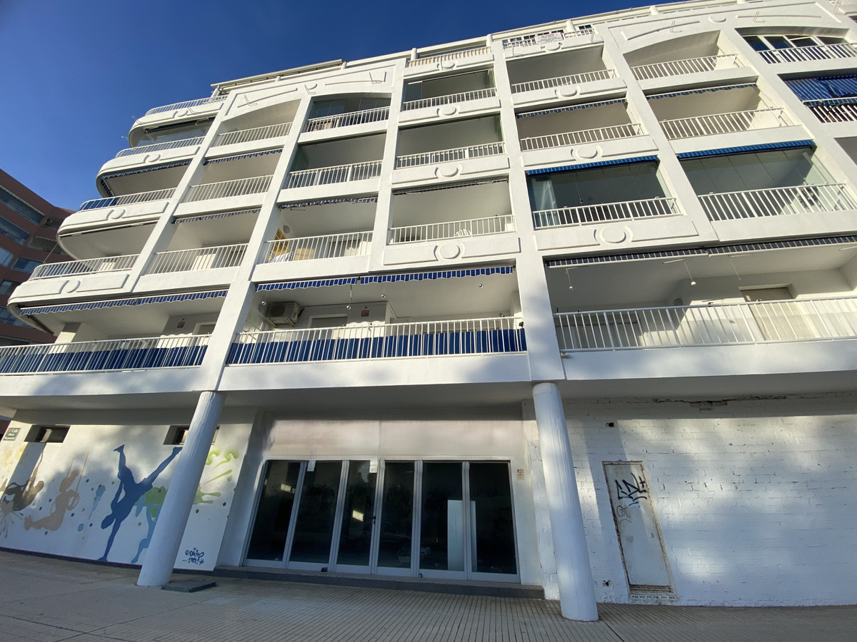 3 Bed Apartment for sale in Fuengirola Costa Del Sol, Málaga, Spain