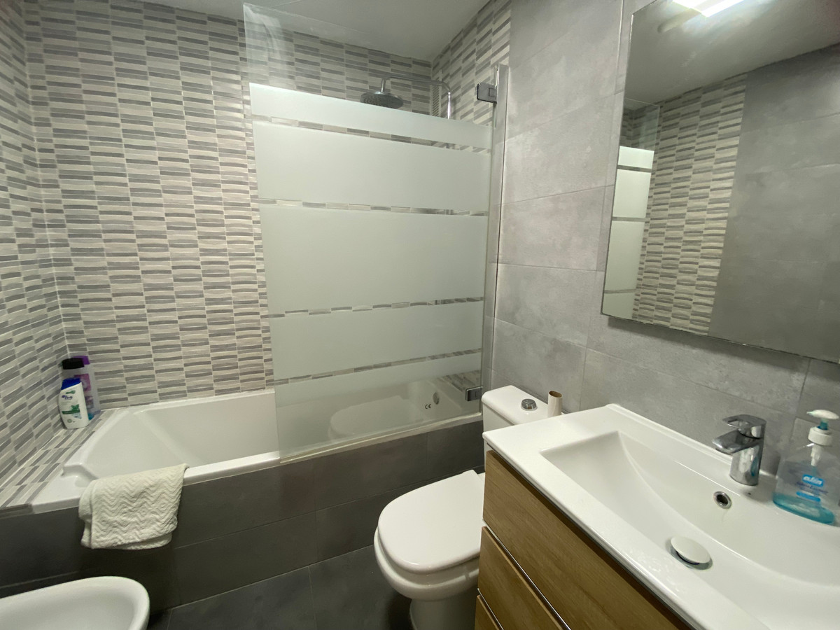 3 Bed Apartment for sale in Fuengirola Costa Del Sol, Málaga, Spain