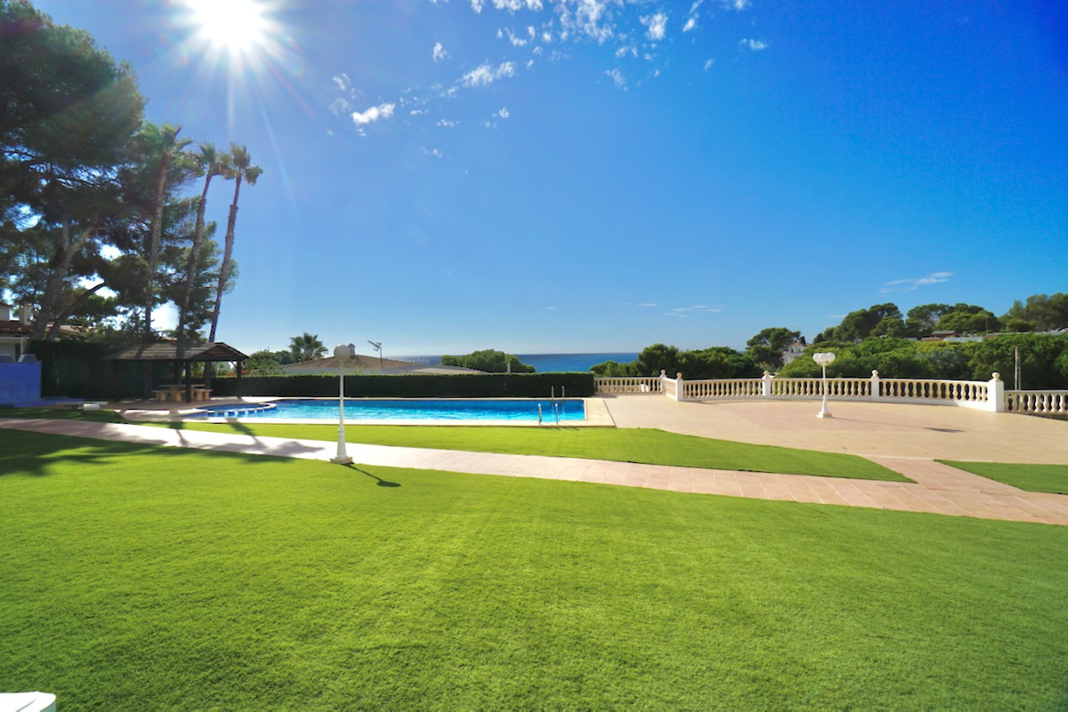 Se vende Apartamento Planta Baja de 2 dormitorios en Costa Blanca, Alicante, España
