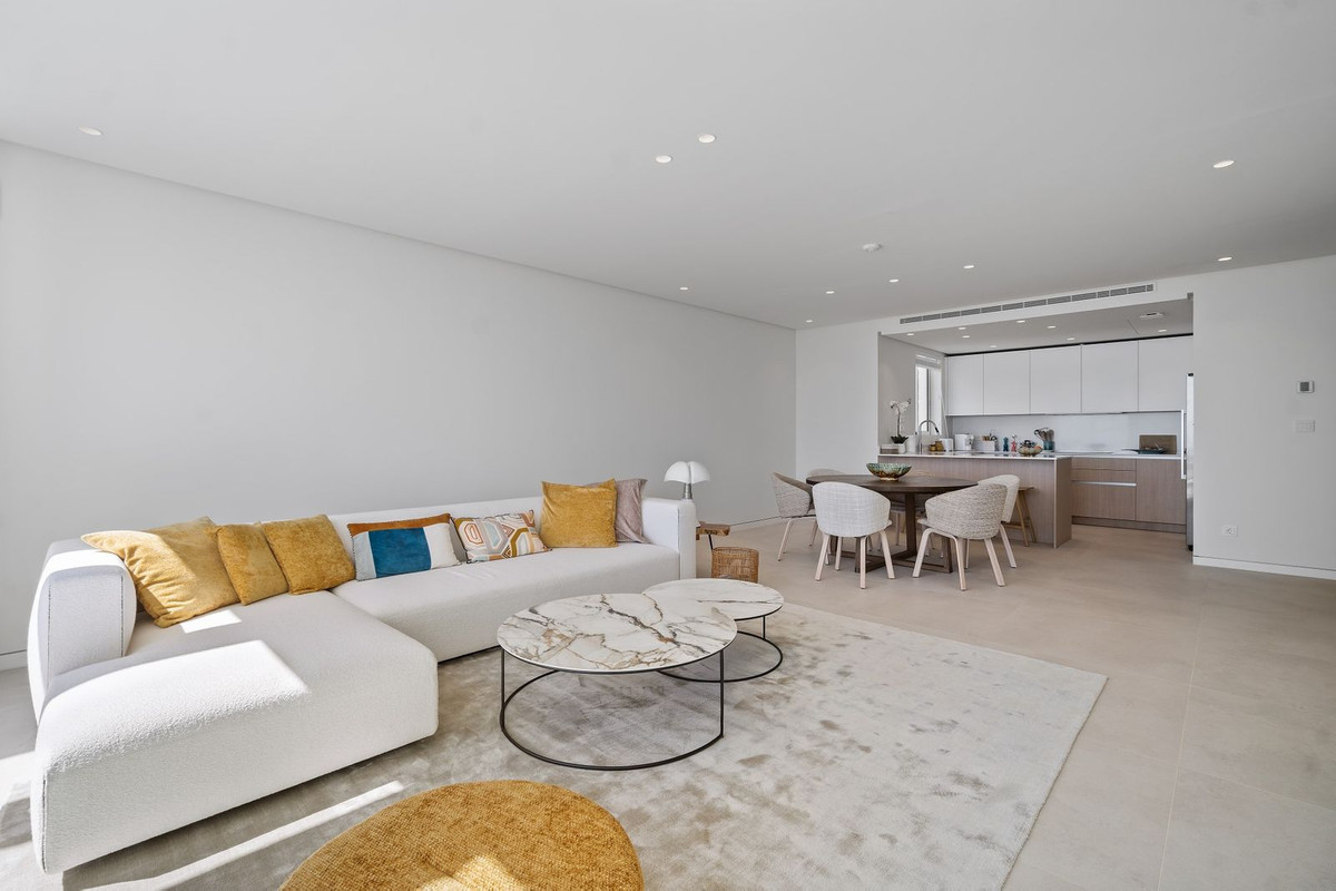 Se vende Apartamento Planta Media de 3 dormitorios en Costa Del Sol, Málaga, España
