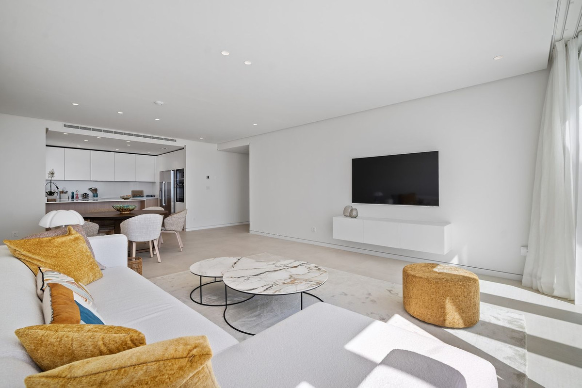 Se vende Apartamento Planta Media de 3 dormitorios en Costa Del Sol, Málaga, España