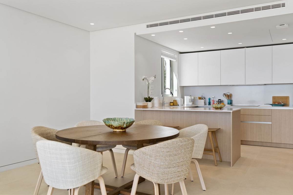 Se vende Apartamento Planta Media de 3 dormitorios en Costa Del Sol, Málaga, España