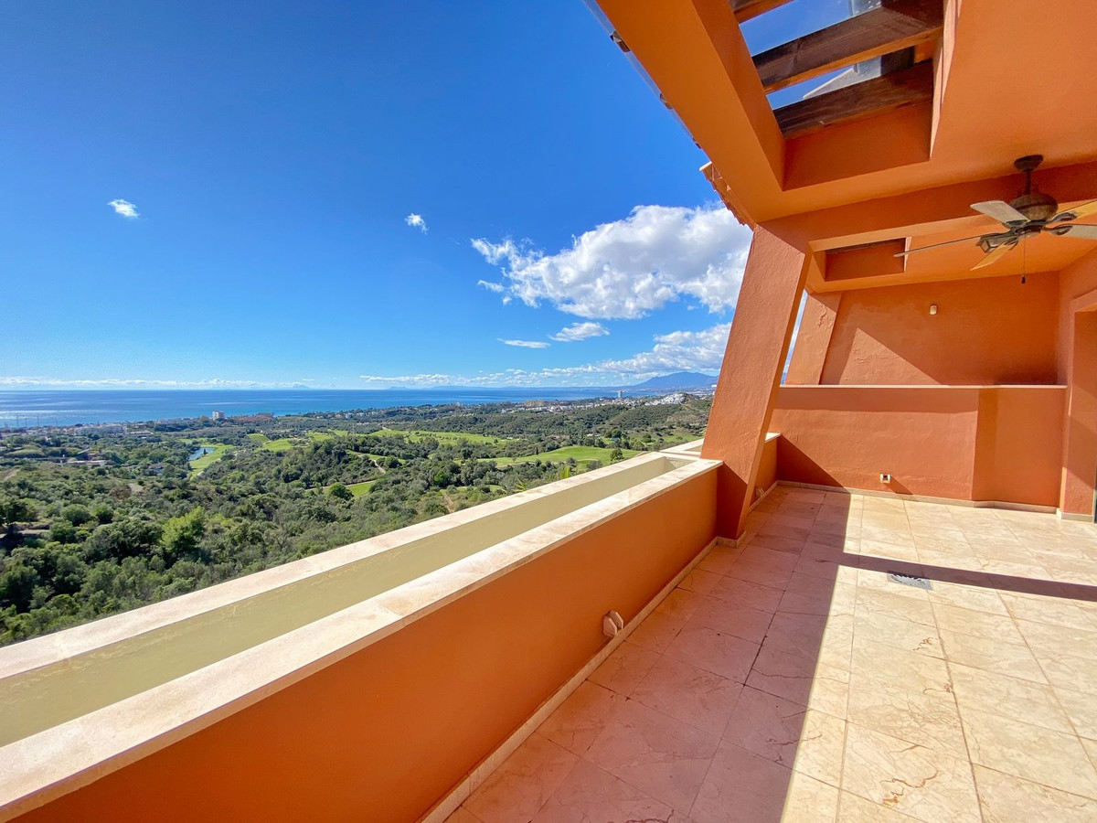 2 Bed Apartment for sale in El Rosario Costa Del Sol, Málaga, Spain