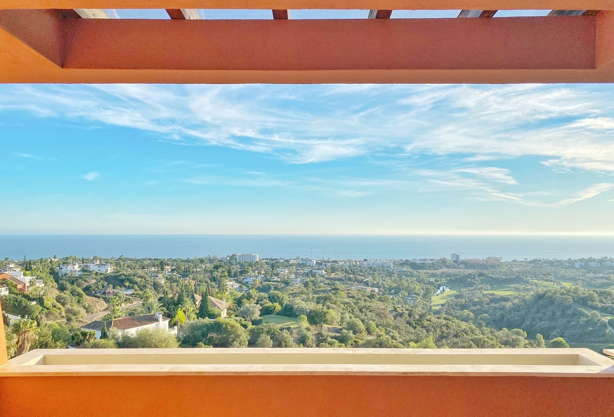 2 Bed Apartment for sale in El Rosario Costa Del Sol, Málaga, Spain