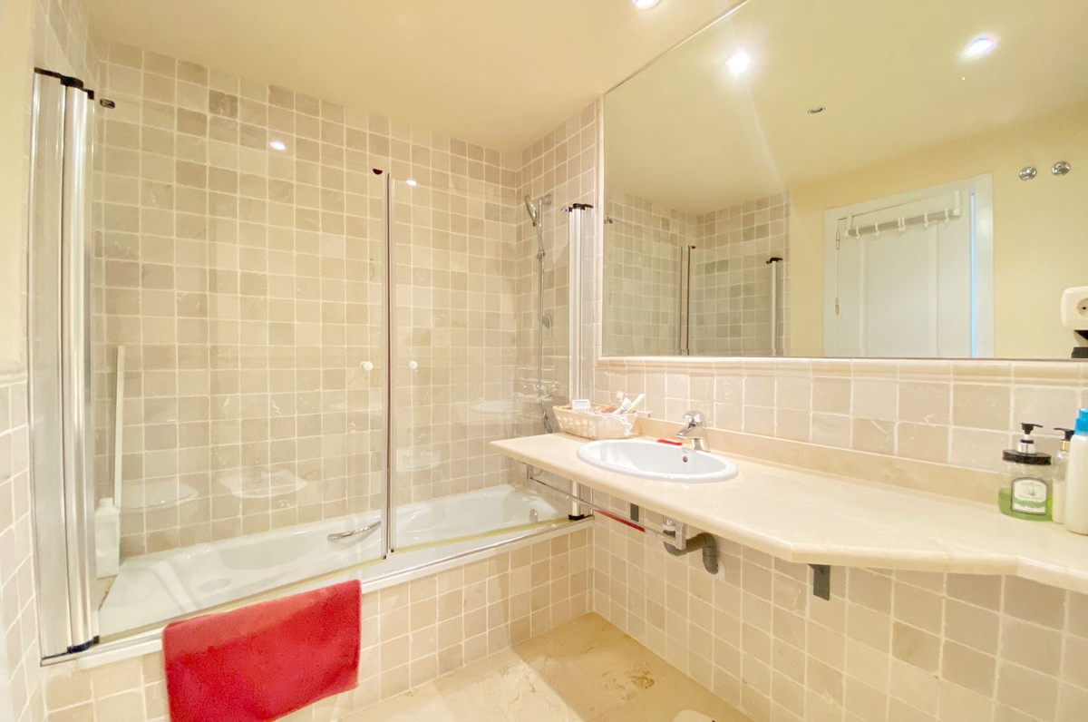 2 Bed Apartment for sale in El Rosario Costa Del Sol, Málaga, Spain