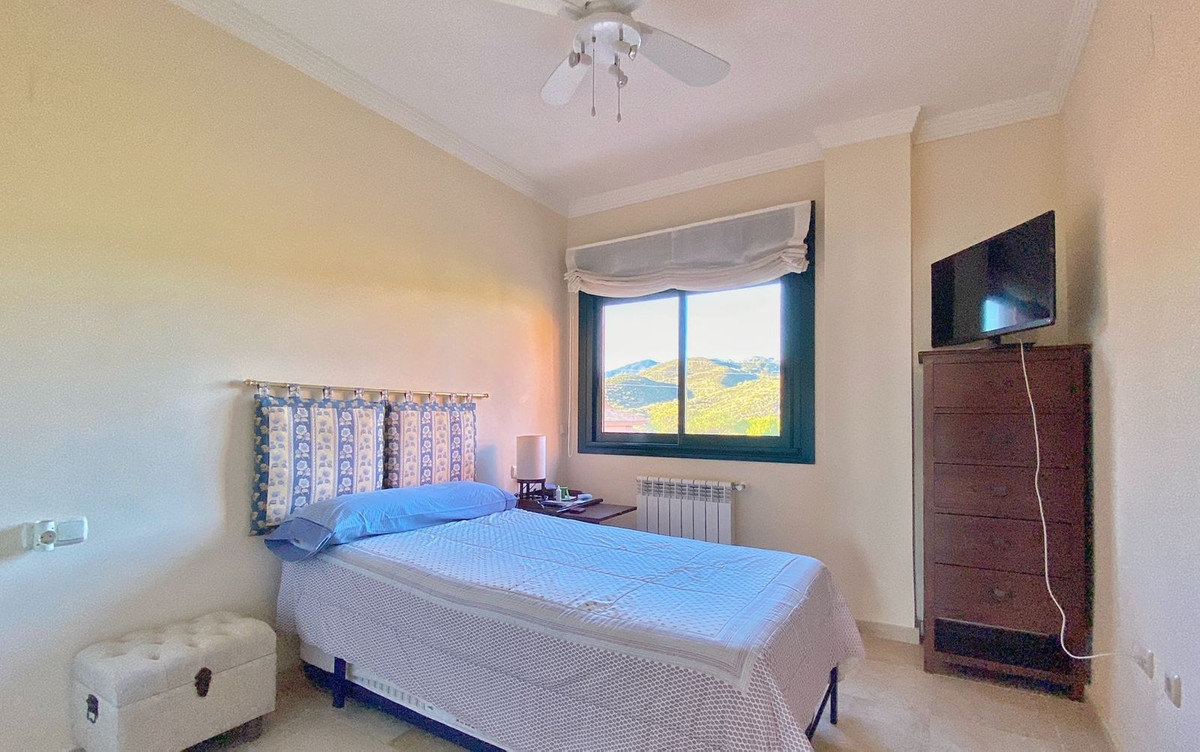 2 Bed Apartment for sale in El Rosario Costa Del Sol, Málaga, Spain