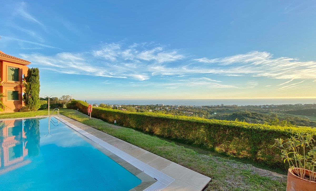 2 Bed Apartment for sale in El Rosario Costa Del Sol, Málaga, Spain