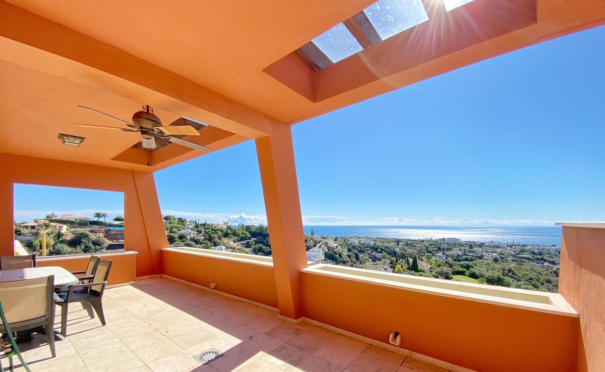 2 Bed Apartment for sale in El Rosario Costa Del Sol, Málaga, Spain