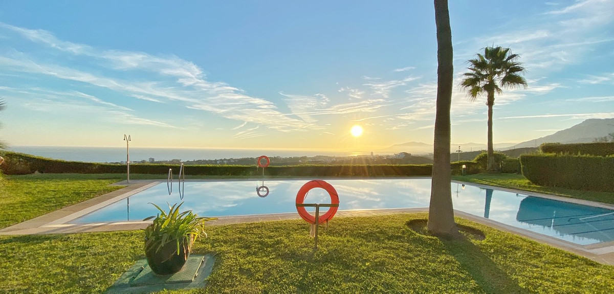 2 Bed Apartment for sale in El Rosario Costa Del Sol, Málaga, Spain