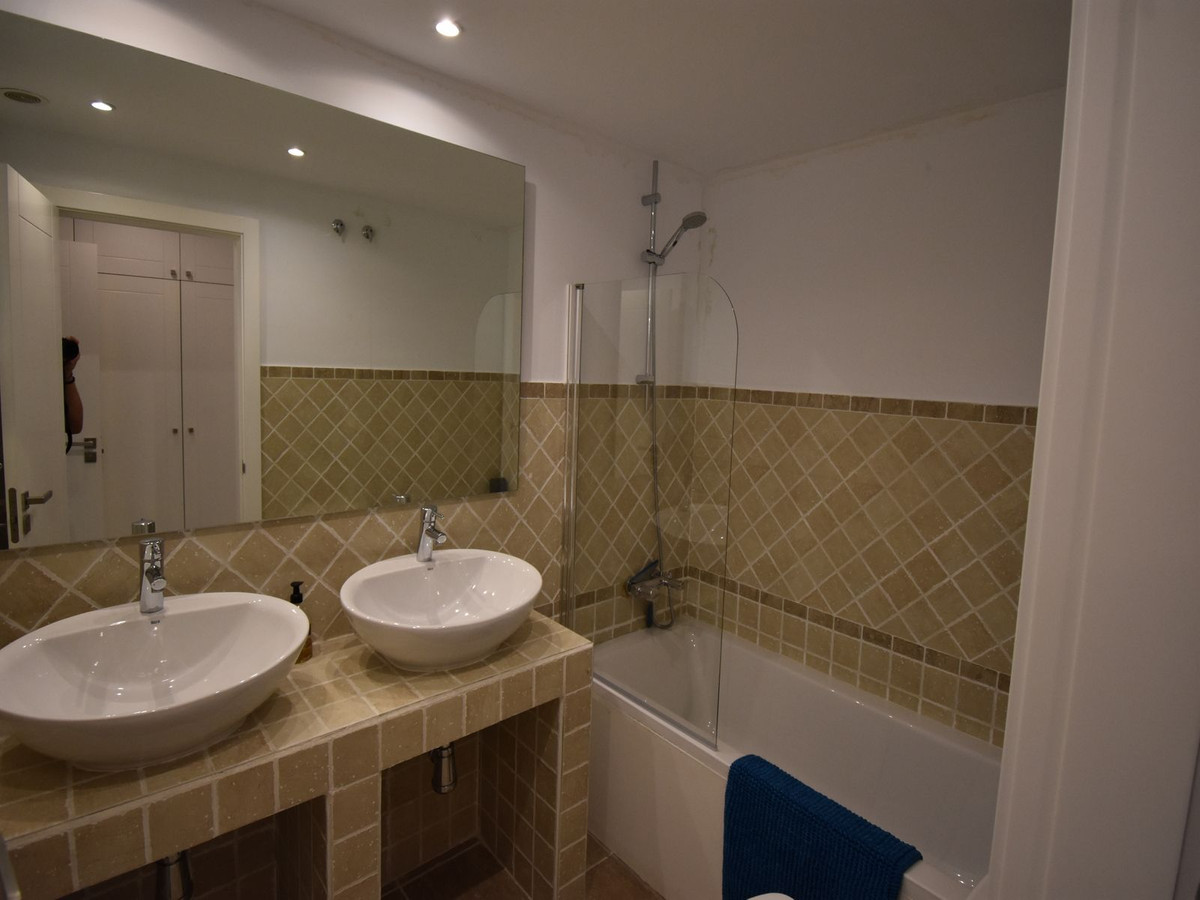 2 Bed Apartment for sale in Estepona Costa Del Sol, Málaga, Spain