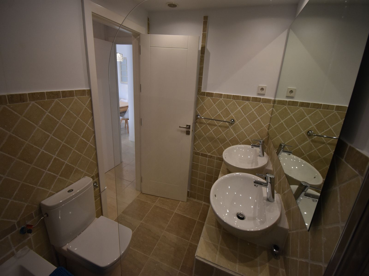 2 Bed Apartment for sale in Estepona Costa Del Sol, Málaga, Spain