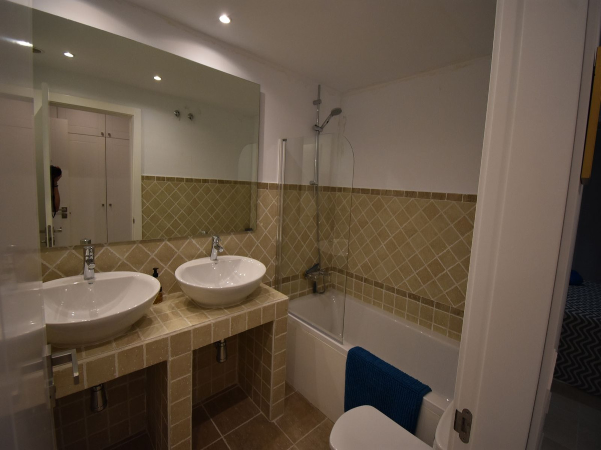 2 Bed Apartment for sale in Estepona Costa Del Sol, Málaga, Spain