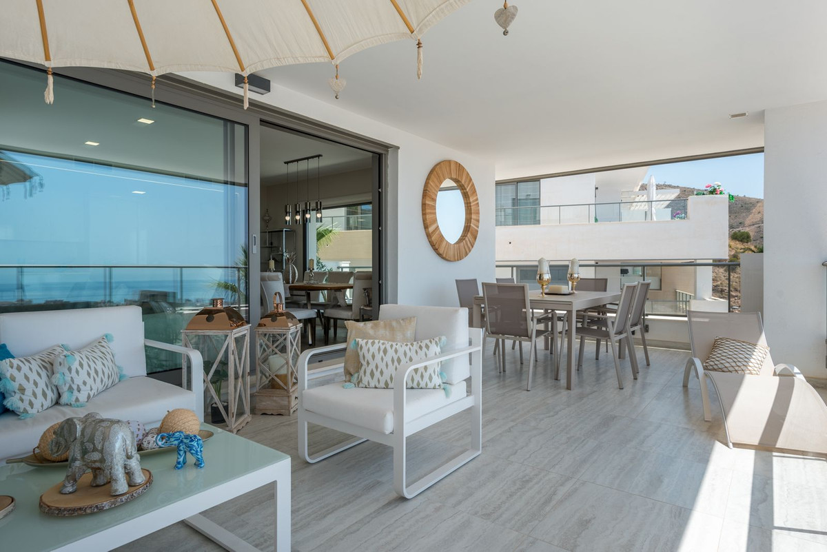 3 Bed Apartment for sale in Benalmadena Costa Del Sol, Málaga, Spain
