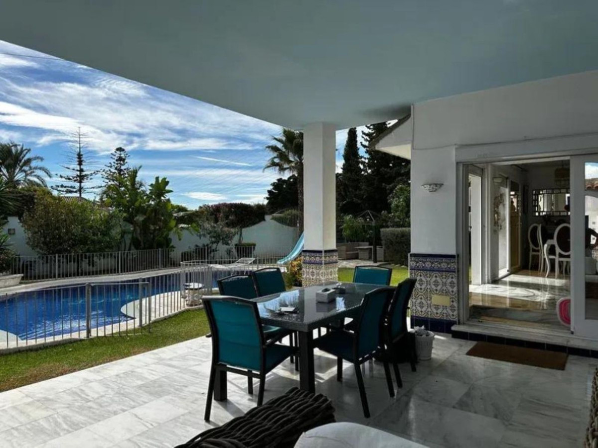 5 Bed Townhouse for sale in Marbella Costa Del Sol, Málaga, Spain