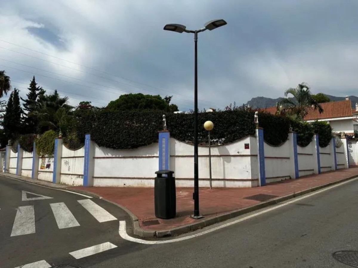 5 Bed Townhouse for sale in Marbella Costa Del Sol, Málaga, Spain