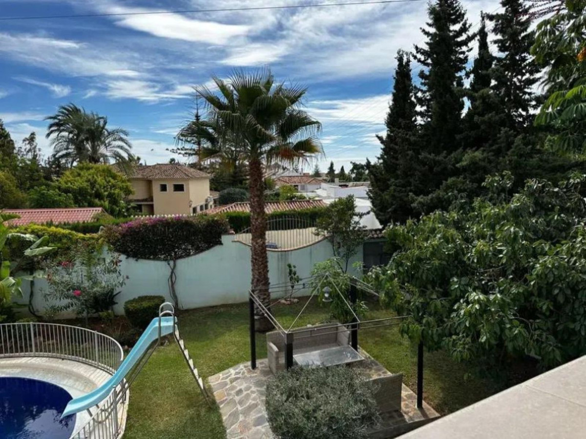 5 Bed Townhouse for sale in Marbella Costa Del Sol, Málaga, Spain