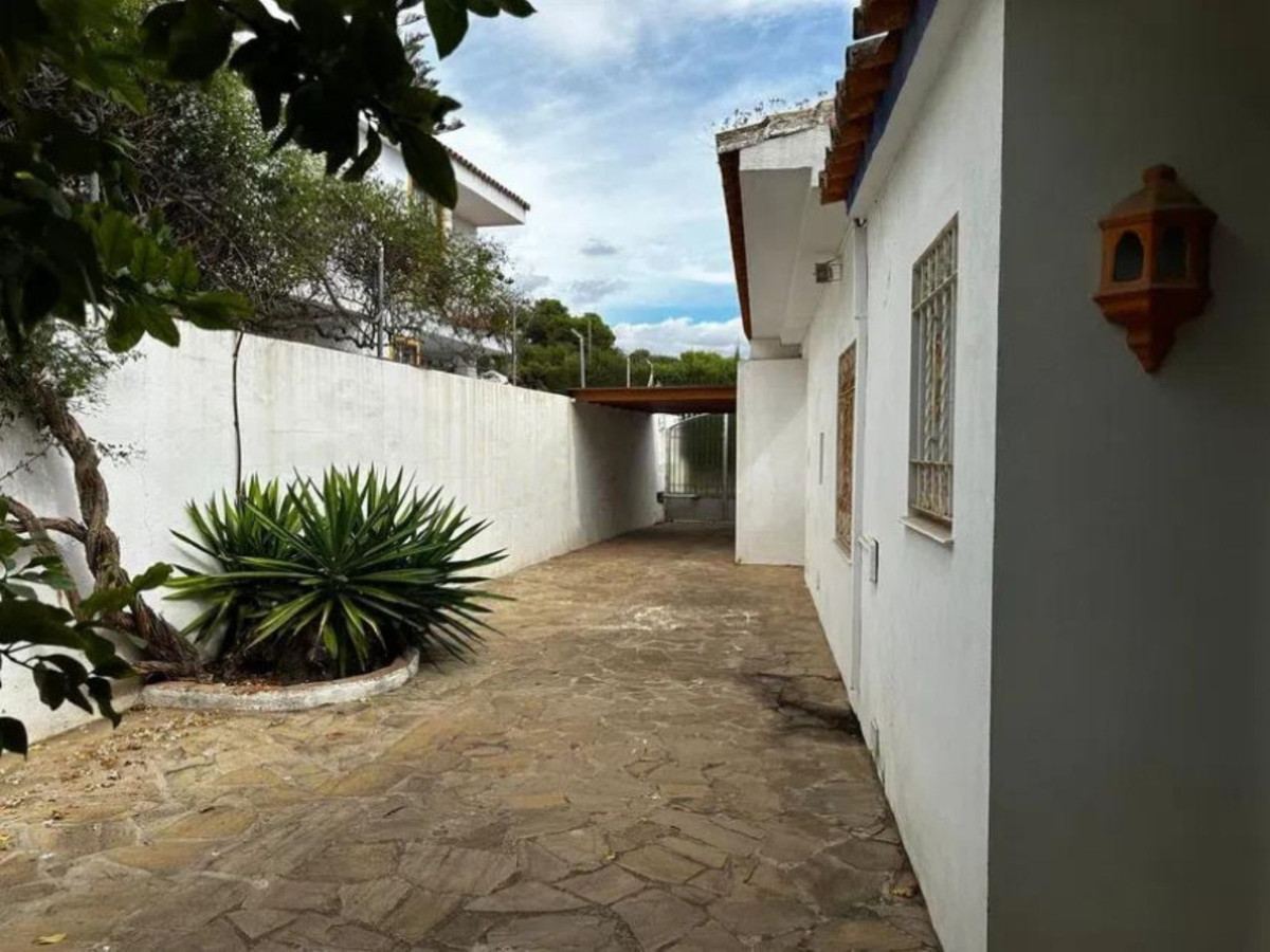 5 Bed Townhouse for sale in Marbella Costa Del Sol, Málaga, Spain