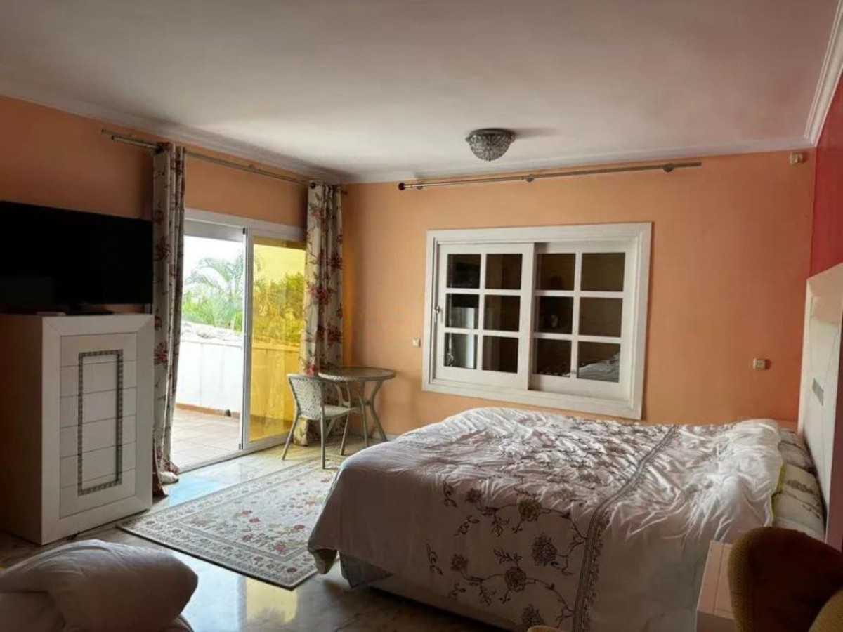 5 Bed Townhouse for sale in Marbella Costa Del Sol, Málaga, Spain