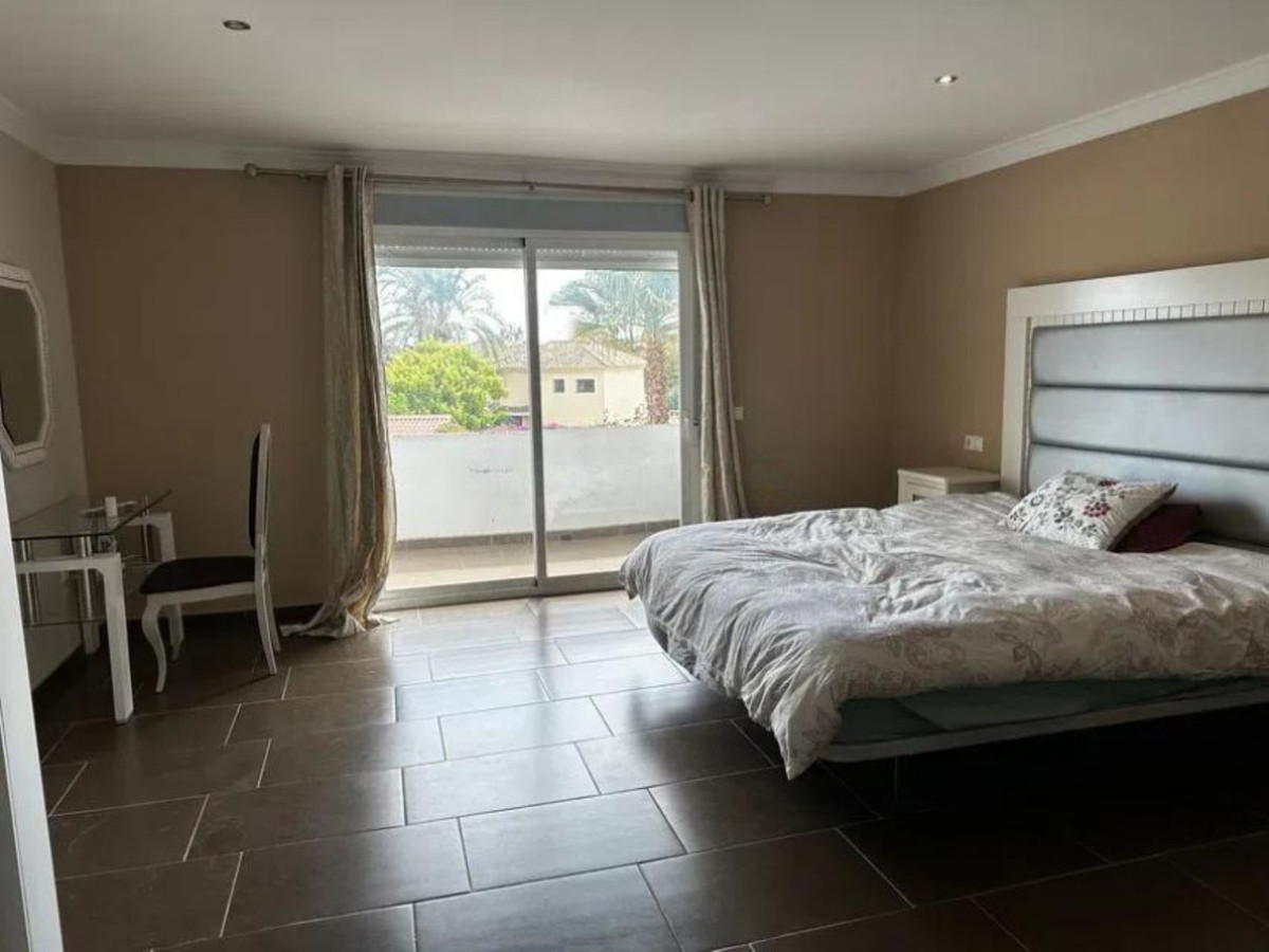 5 Bed Townhouse for sale in Marbella Costa Del Sol, Málaga, Spain
