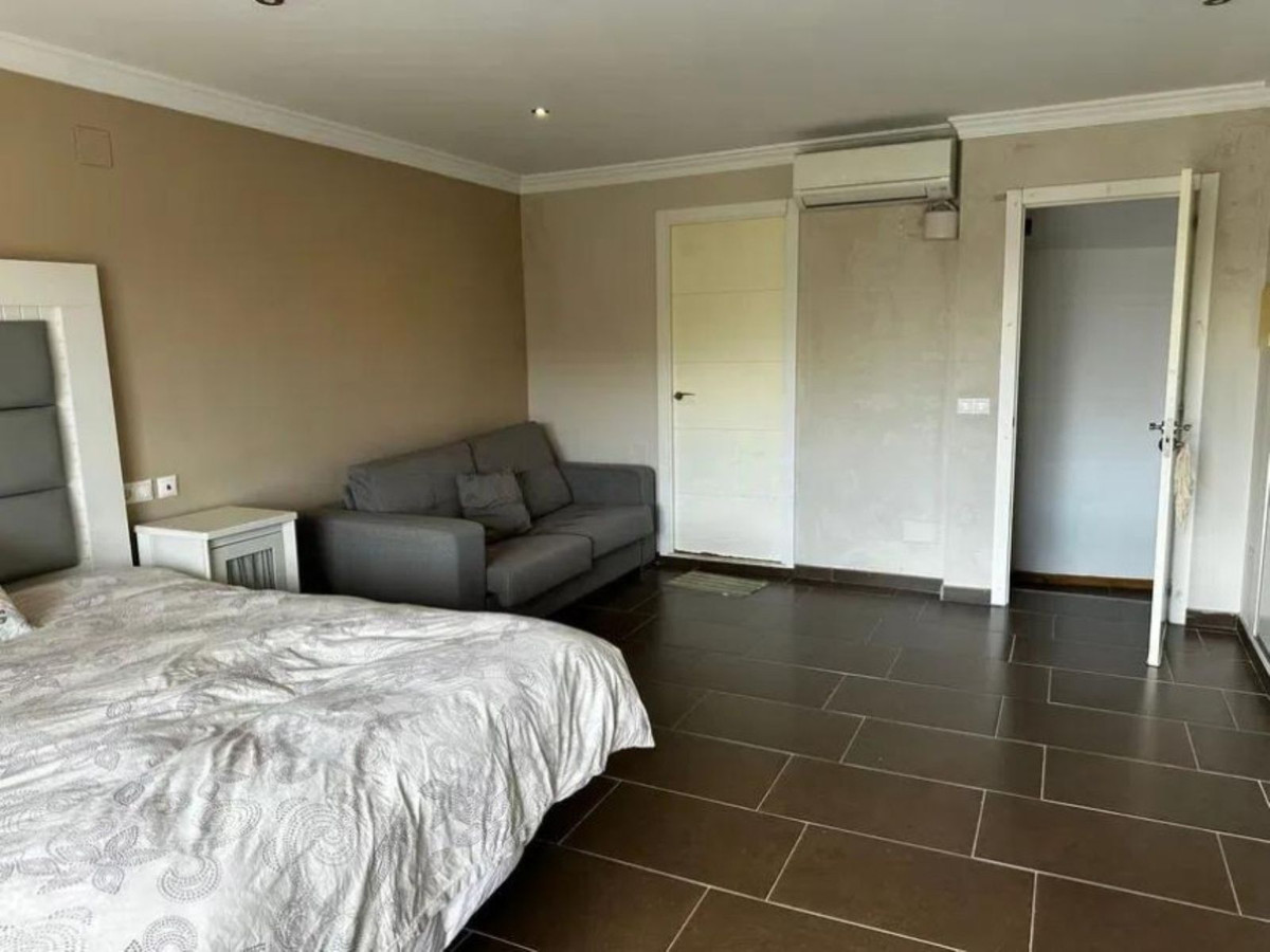 5 Bed Townhouse for sale in Marbella Costa Del Sol, Málaga, Spain