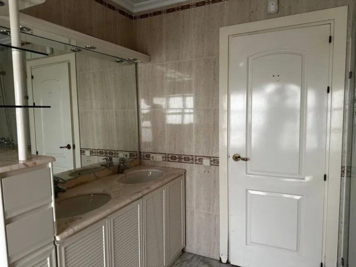 5 Bed Townhouse for sale in Marbella Costa Del Sol, Málaga, Spain