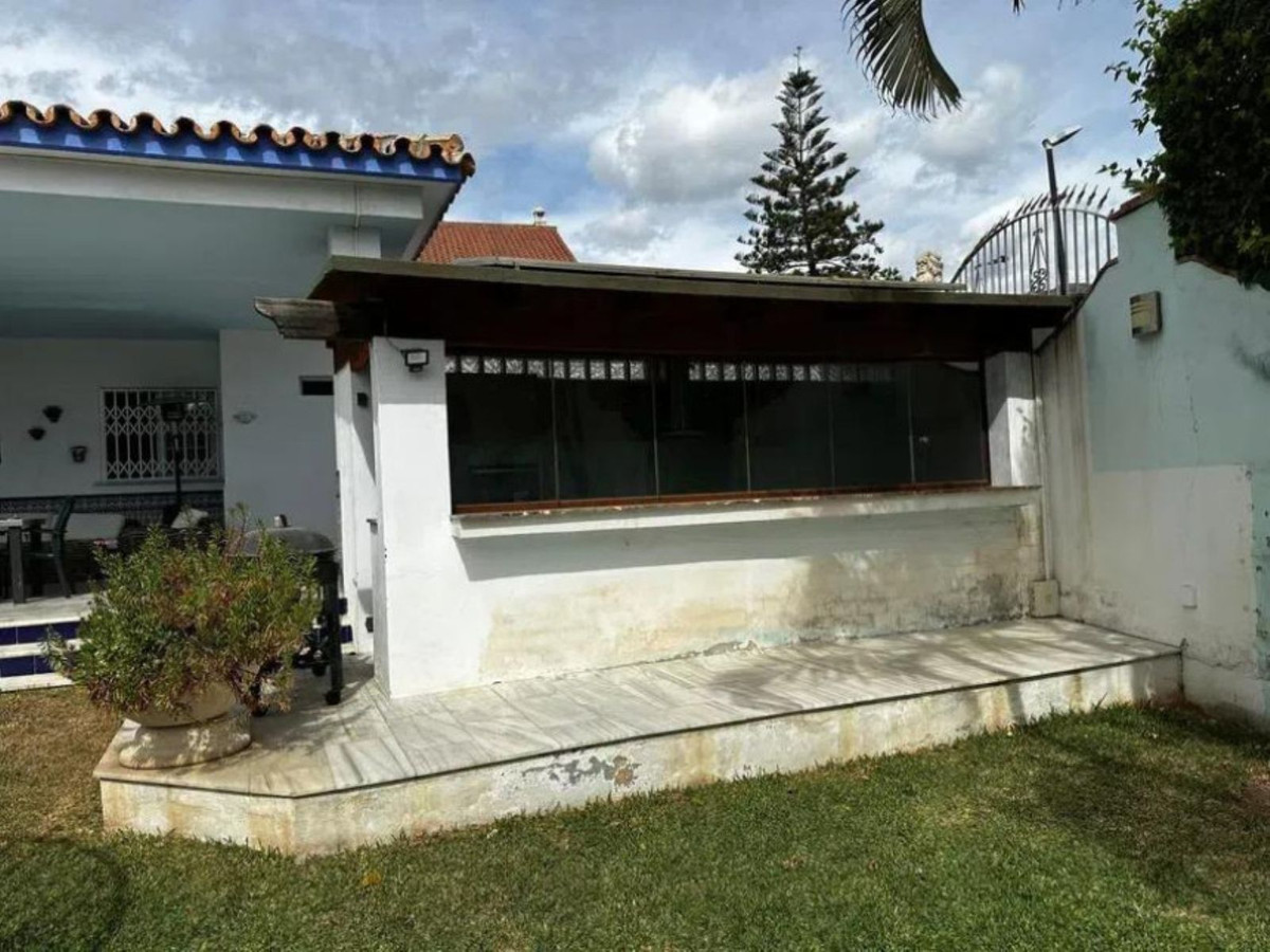 5 Bed Townhouse for sale in Marbella Costa Del Sol, Málaga, Spain