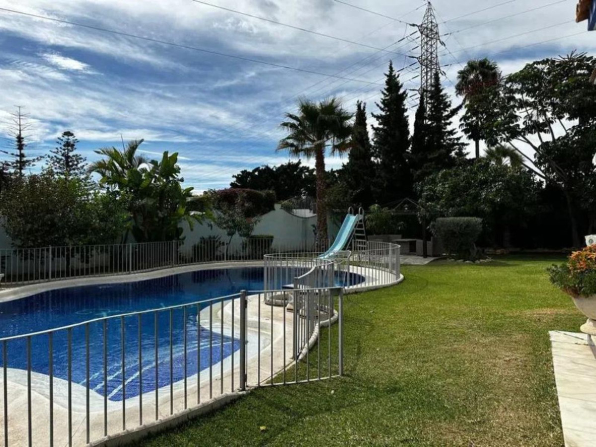 5 Bed Townhouse for sale in Marbella Costa Del Sol, Málaga, Spain