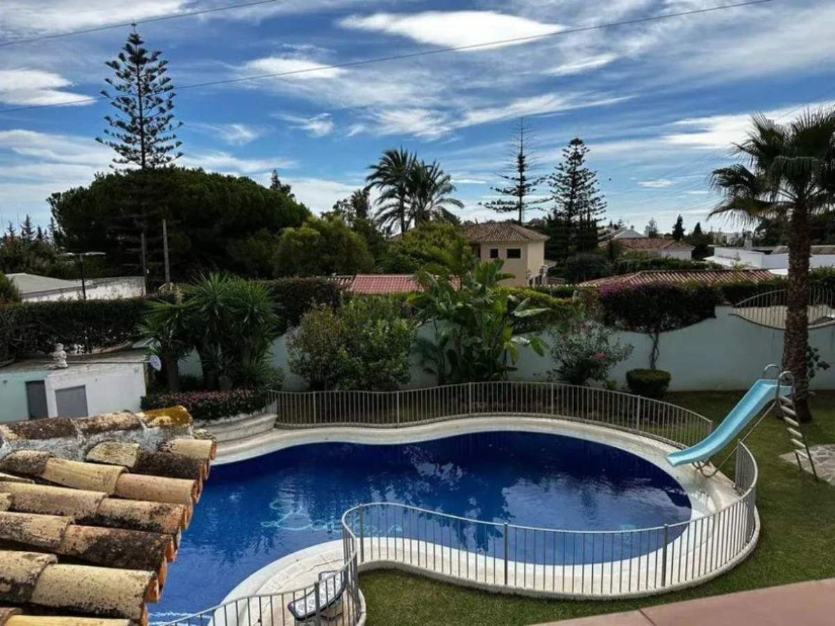 5 Bed Townhouse for sale in Marbella Costa Del Sol, Málaga, Spain