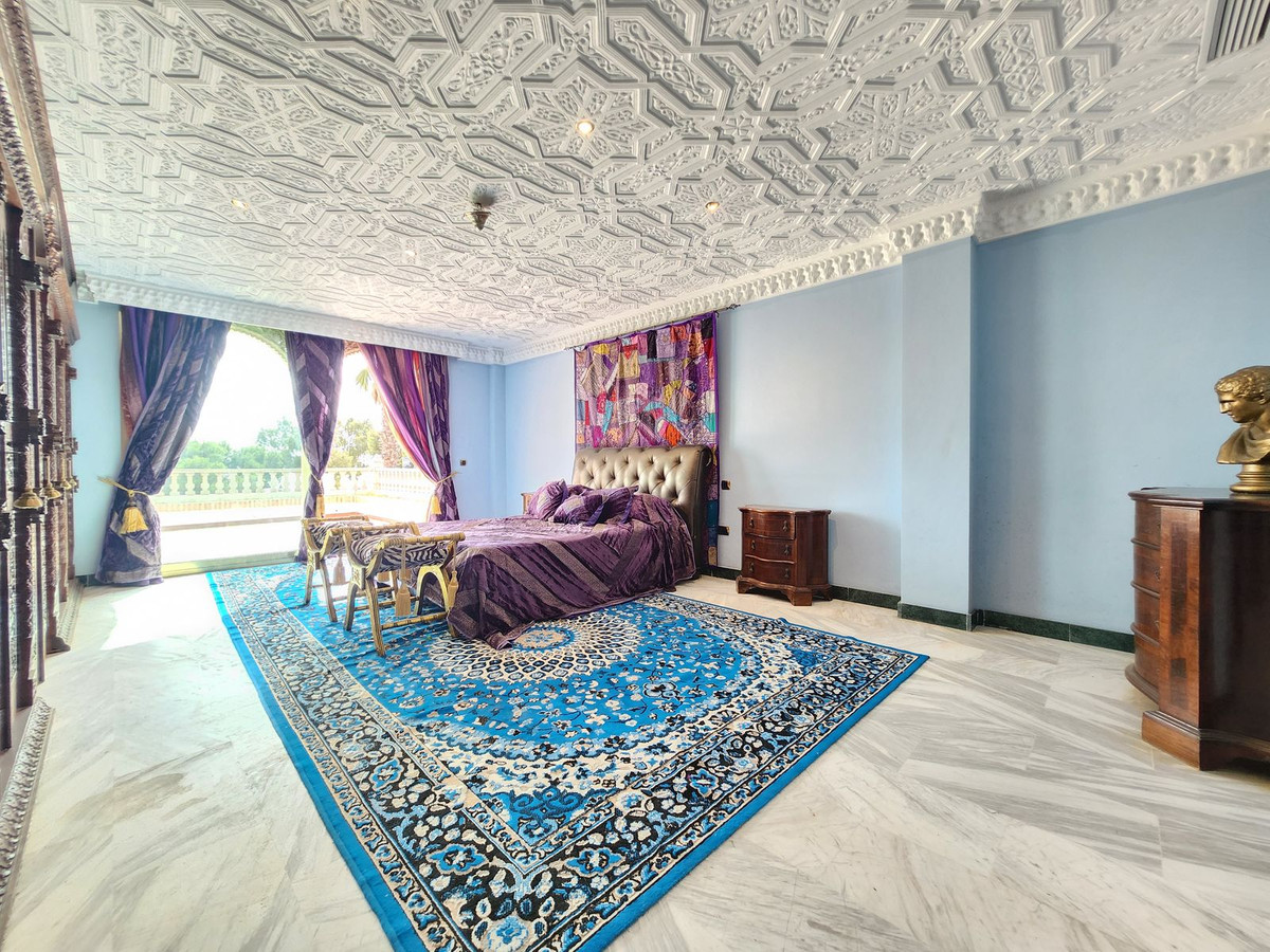 8 Bed Townhouse for sale in La Cala De Mijas Costa Del Sol, Málaga, Spain