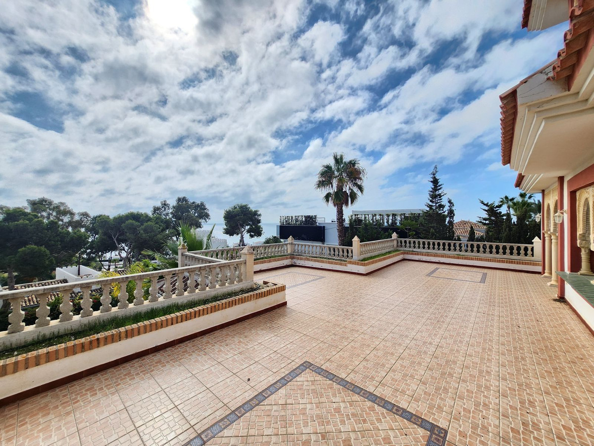 8 Bed Townhouse for sale in La Cala De Mijas Costa Del Sol, Málaga, Spain