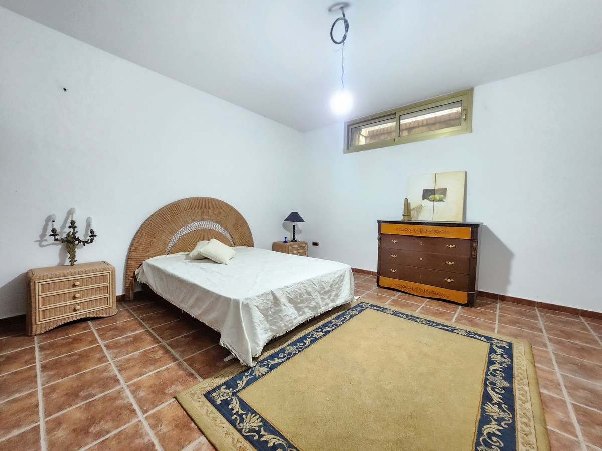 8 Bed Townhouse for sale in La Cala De Mijas Costa Del Sol, Málaga, Spain