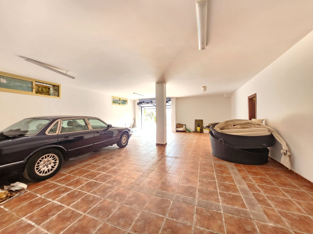 8 Bed Townhouse for sale in La Cala De Mijas Costa Del Sol, Málaga, Spain