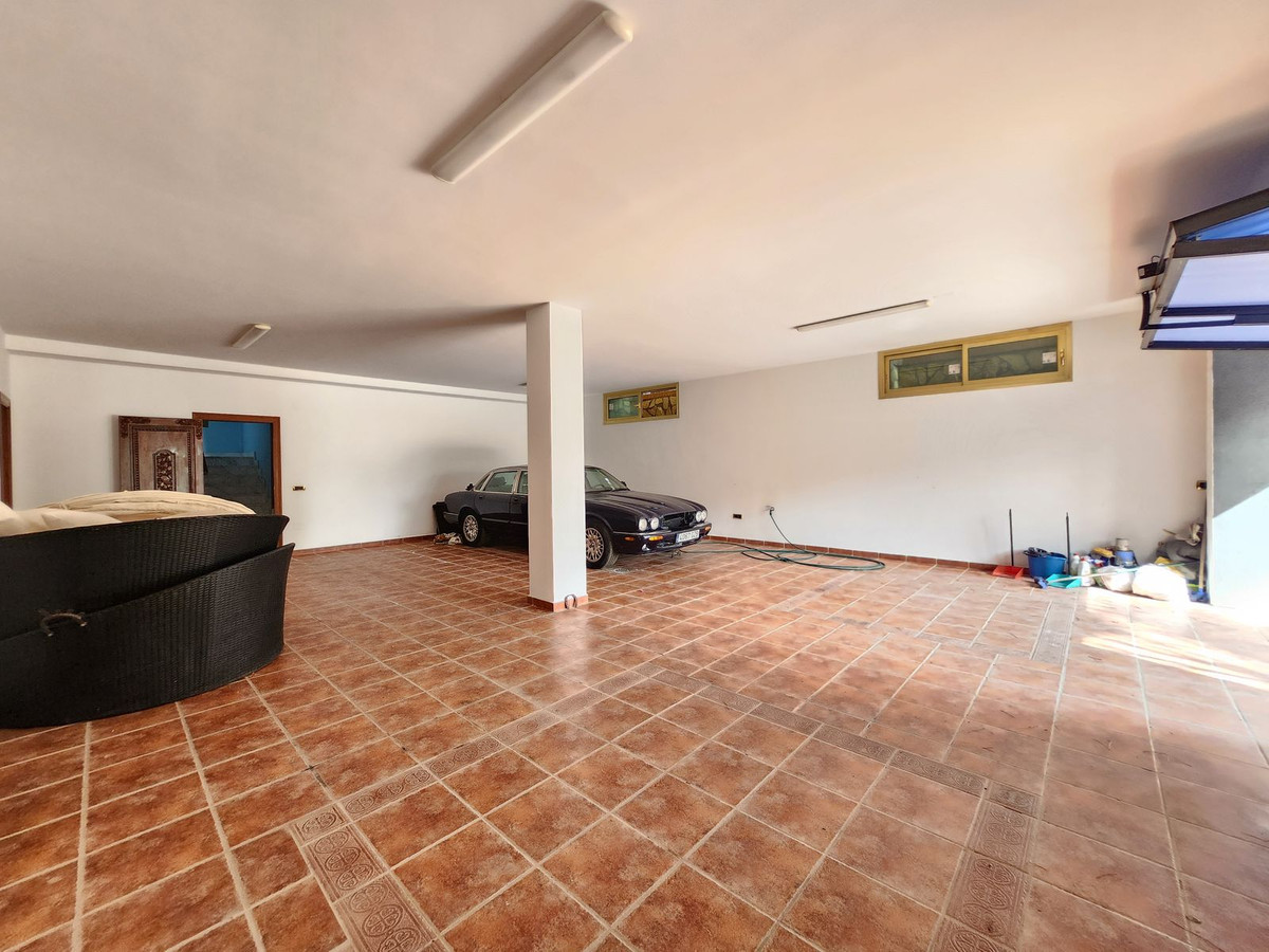 8 Bed Townhouse for sale in La Cala De Mijas Costa Del Sol, Málaga, Spain