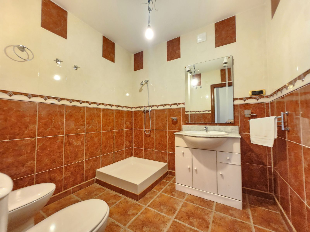 8 Bed Townhouse for sale in La Cala De Mijas Costa Del Sol, Málaga, Spain