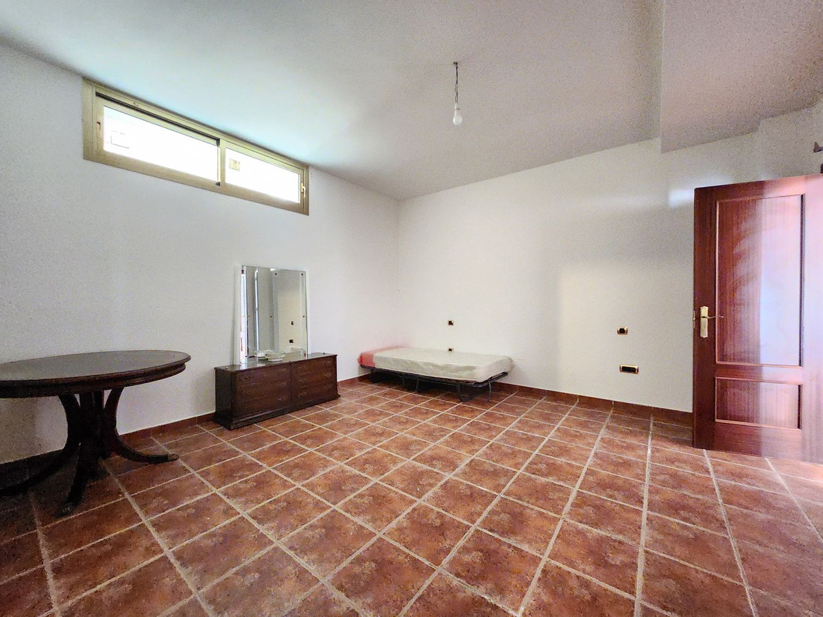 8 Bed Townhouse for sale in La Cala De Mijas Costa Del Sol, Málaga, Spain