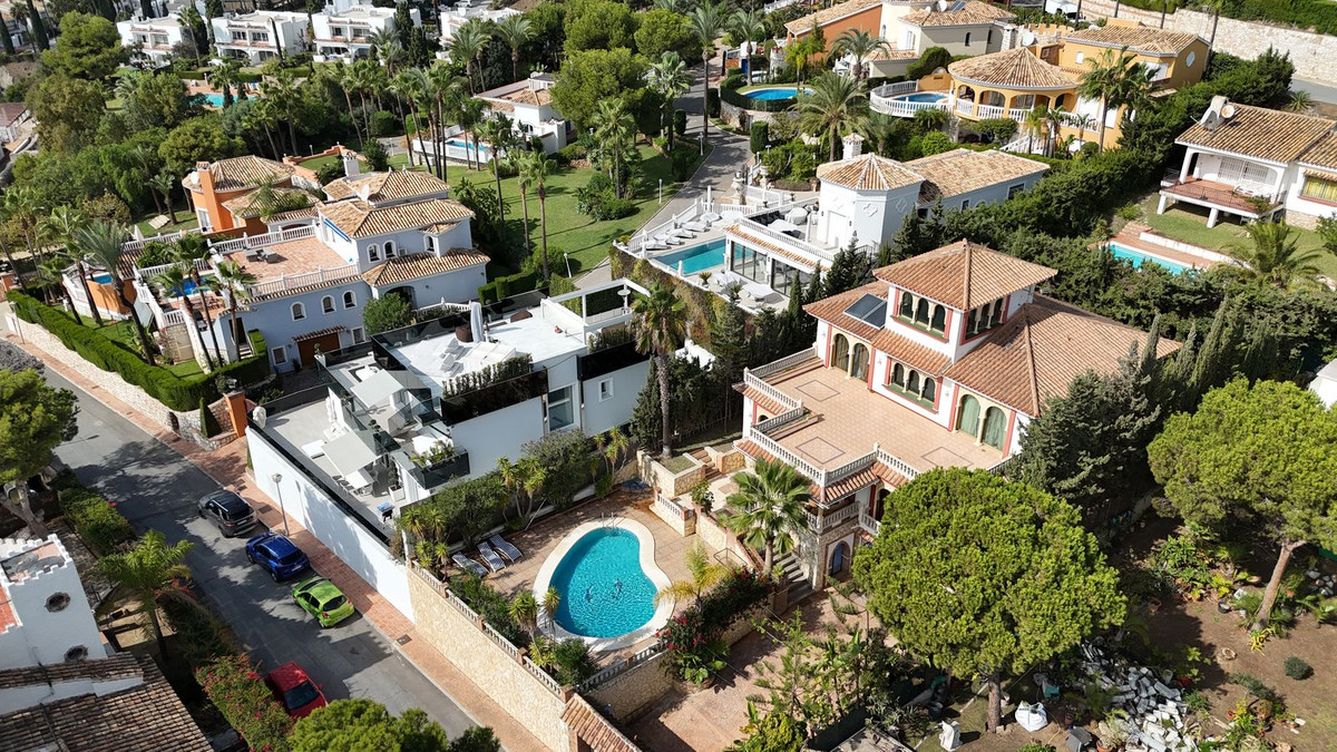 8 Bed Townhouse for sale in La Cala De Mijas Costa Del Sol, Málaga, Spain